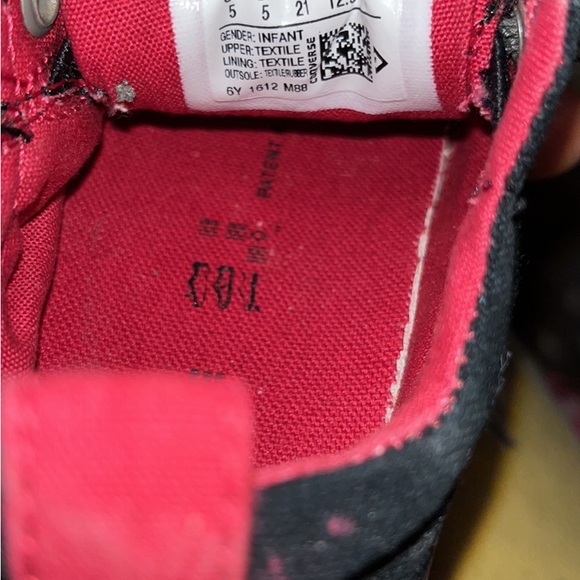 These shoes are super cute and will make any outfit scream attention! - Picture 3 of 3